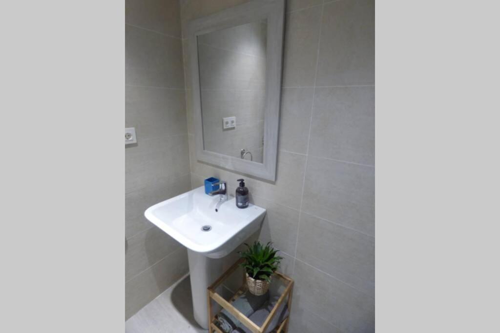 Nuevo Apartamento Lujo Playa Malagueta-Centro Malaga Luaran gambar
